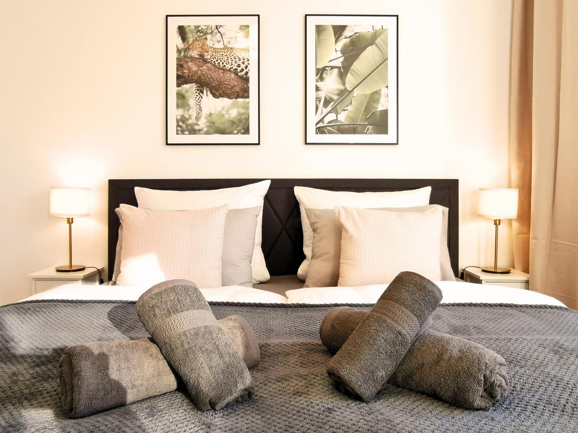 Fynbos Penthouse Deluxe, Balkon, Parkplatz Apartment Straubing Ngoại thất bức ảnh